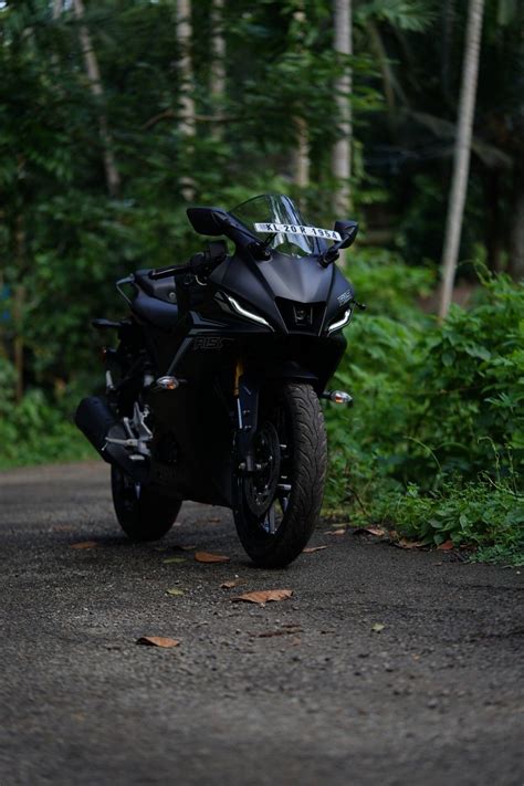 R15 v4 | V3 r15 black, Bike pic, Bike photo