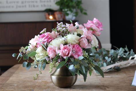 8 Steps For An Easy Flower Arrangement — Abigail Amira Home