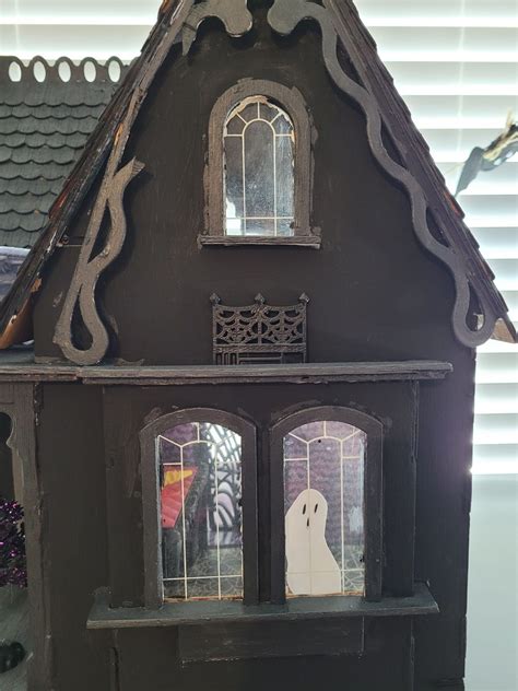 How to Make a DIY Haunted Dollhouse - Splendry