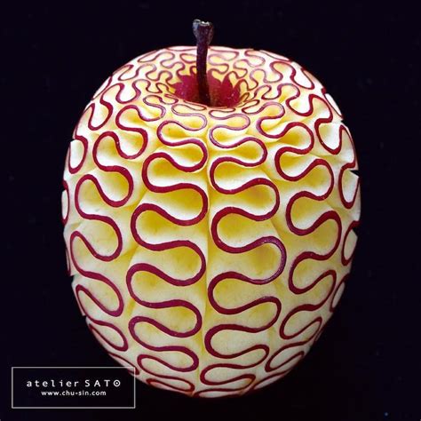 Fruit Carving Artist Turns Fruit and Vegetables into Works of Art