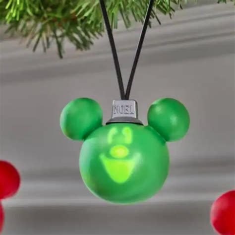 These Christmas Mickey Mouse Lights Play Music And Are Perfect For The ...