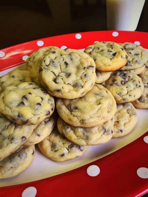 Mom's Famous Easy Chocolate Chip Cookies - Kindly Unspoken