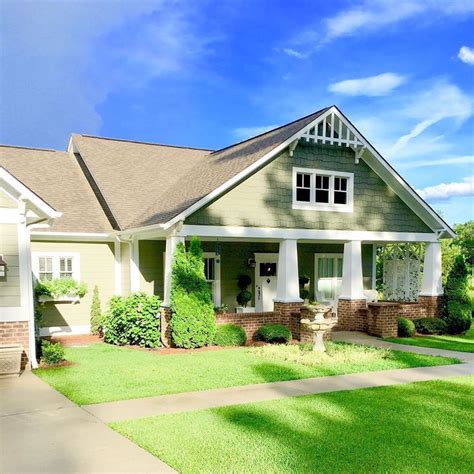 11 Craftsman House Colors to Inspire Your Renovation in 2020 | Green ...