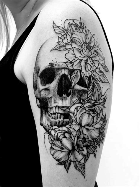 Realistic blackwork skull and flower tattoo. | Floral skull tattoos ...