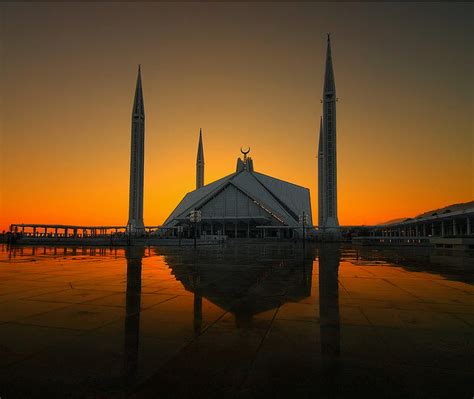 Faisal Masjid | Beautiful Night View of Faisal Masjid Islama ...