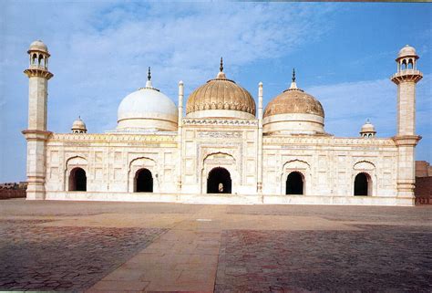 10 Famous Mosques in Pakistan | Page 3