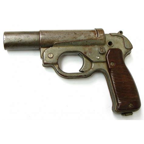 Late World War II German flare gun (MM736 )