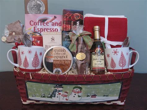 10 Great Family Gift Basket Ideas For Christmas 2024