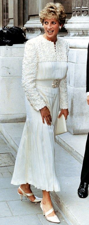 Princess Diana's Most Iconic Eighties Fashion Moments Remembered in New ...