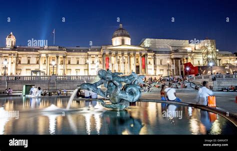 The Fountains and National Gallery At Night Trafalgar Square London UK ...