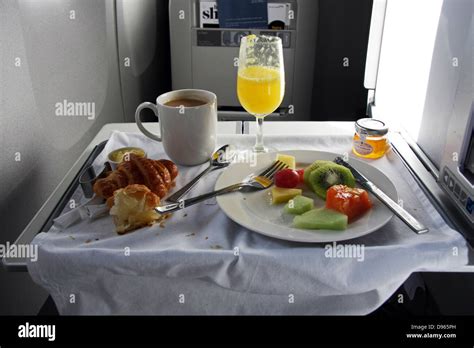 Breakfast airline food in British Airways Club Class on a Boeing 777 ...