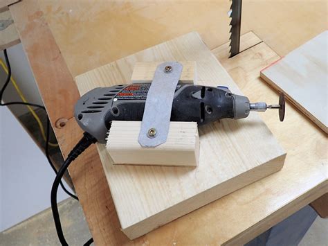 How To Make A Band Saw Blade Sharpening Jig - IBUILDIT.CA