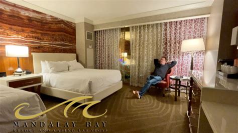 I Stayed a Night at Mandalay Bay Las Vegas - YouTube