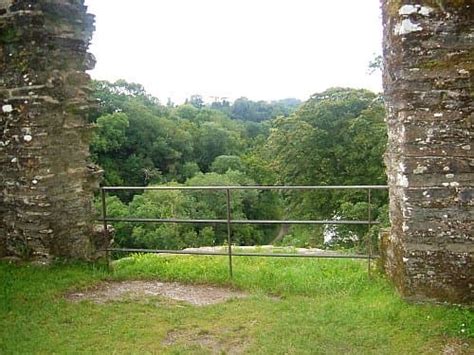 The Ghosts of Haunted Berry Pomeroy Castle - Exemplore