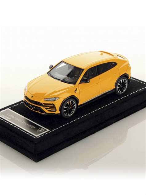 Yellow Lamborghini Urus by Looksmart Models and Lamborghini (1:18 scale ...