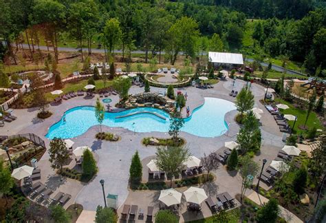 Dollywood’s DreamMore Resort Opens