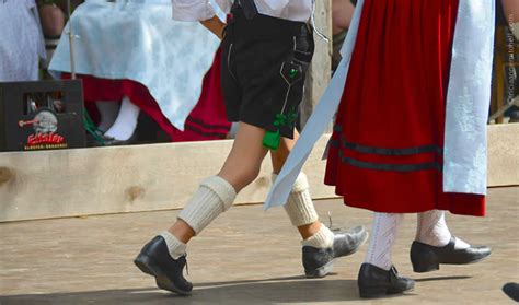 Slap Happy: Dancing the Schuhplattler in Bavaria – Travels with Tricia