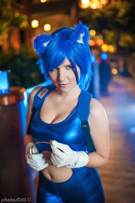 Cosplay Wednesday - Sonic the Hedgehog's Sonic - GamersHeroes