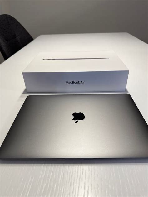 Macbook Air M1 (2022)