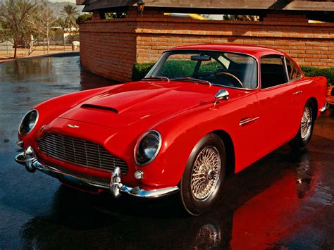 Hot Wheels - 1963 Aston Martin DB5 (Red)