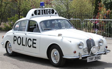 Jaguar 240 | Police cars, British police cars, Police truck