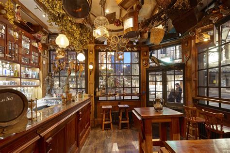 The best pubs in Covent Garden: From the Harp to the Porterhouse ...