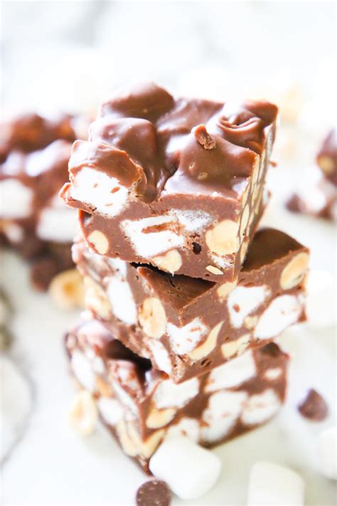 Super Easy Rocky Road Fudge