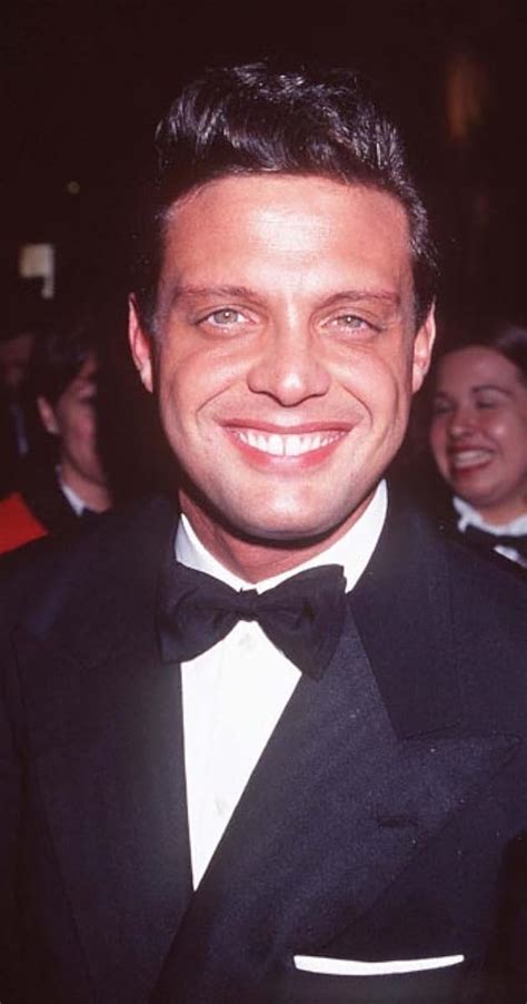 Luis Miguel - Biography - IMDb