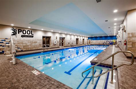 Gym with Pool and Hot Tub | Chuze Fitness