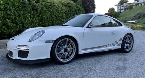 Treat Yourself To The Last Porsche 911 GT3 RS With A Six-Speed Manual ...