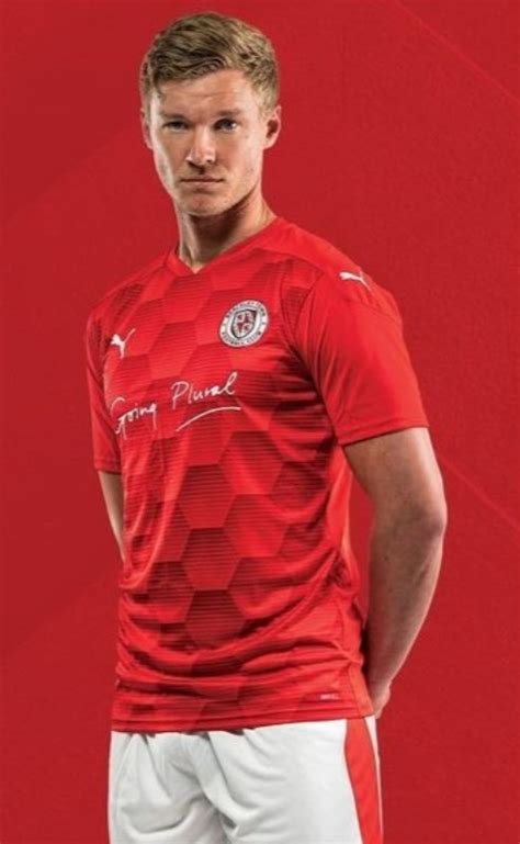 Brackley Town 2021-22 Home Kit