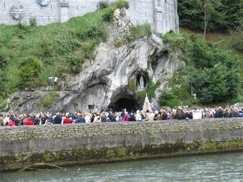 Grotto at Sanctuary of Our Lady of Lourdes, France | France | Pinterest ...