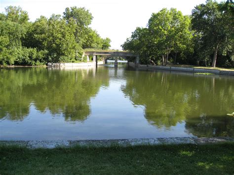 Lake of the Isles Minneapolis, Minnesota Many enjoy this wonderful ...