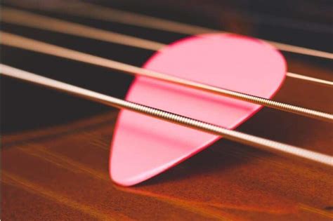 The Ultimate Guide: Guitar Pick Thickness, Sizes And Shapes