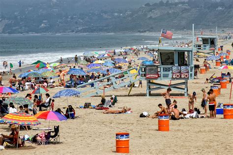 Santa Monica Beach - How to See the Scenic Sand