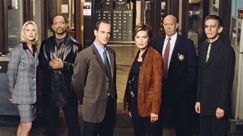 'Law & Order: SVU' Heads Into Season 20 — See How Much the Cast Has ...