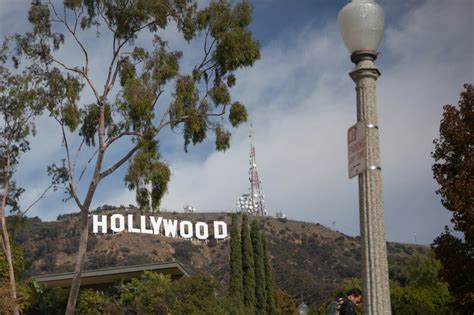 Beachwood Canyon entrance to Hollywood Sign trail set to re-open | 89.3 ...