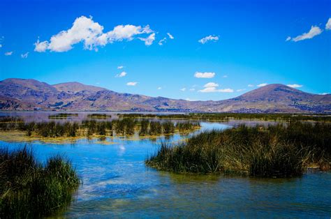 The Floating Islands of Lake Titicaca - RunawayBrit