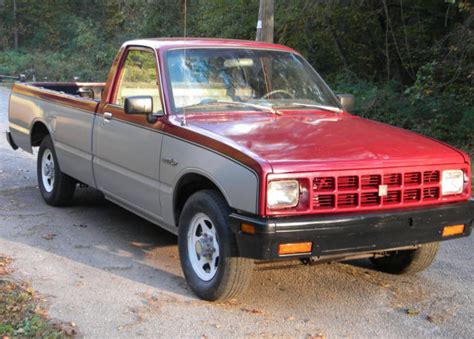 1984 Isuzu Pup 2.2 Diesel LS pickup truck 5 speed