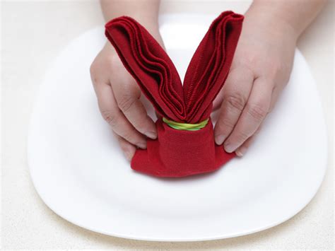 6 Ways to Fold a Cloth Napkin - wikiHow