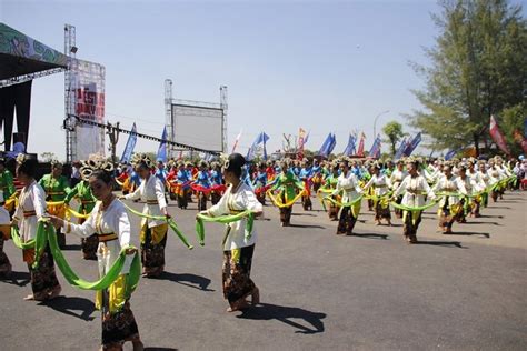 Menilik Seluk-beluk Tari Selendang, Tari Tradisional Khas Pemalang ...