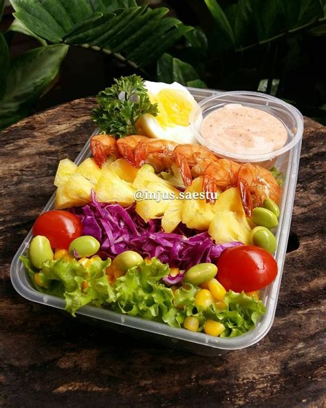 20 Salad Buah dan Sayur Segar Ada di Sini