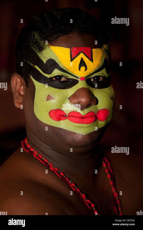 Temple kathakali makeup hi-res stock photography and images - Alamy