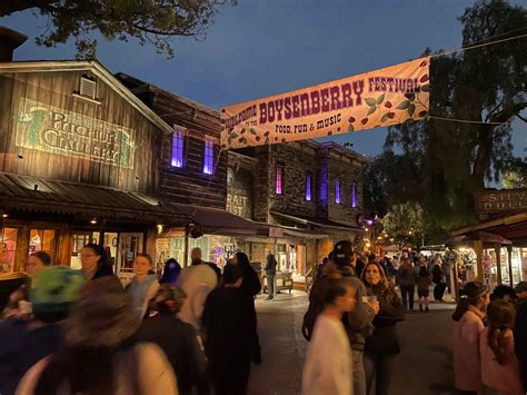 Knott’s Berry Farm Boysenberry Festival 2022 Review – Theme Park Duo