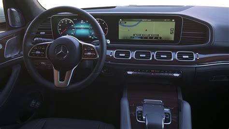 Mercedes-Benz GLE 400 d 4MATIC Interior Design in Diamond White