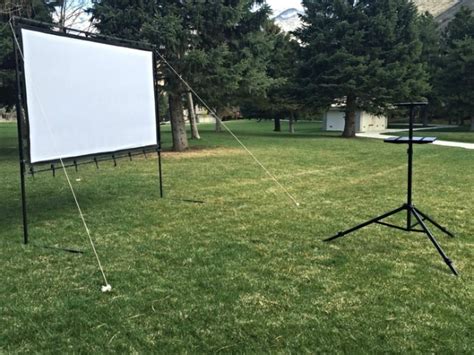 Portable Outdoor Movie Screen For Camping Movie Nights | Bit Rebels