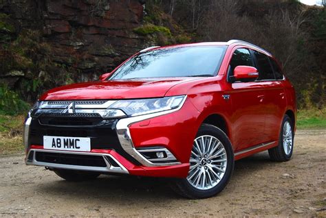 New Mitsubishi Outlander PHEV Review - Is it Still a Realistic ...