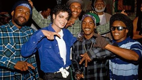 QUEM SABIA QUE O MICHAEL JACKSON TINHA ENVOLVIMENTO COM O A GANGUE DO ...