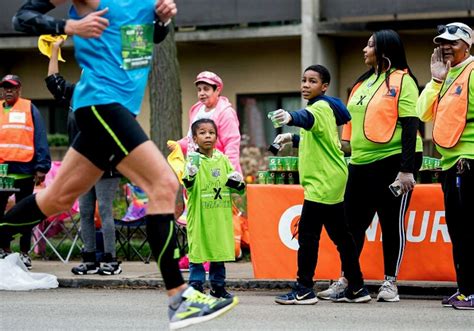 Pittsburgh Marathon: Scenes from across the city on race day ...