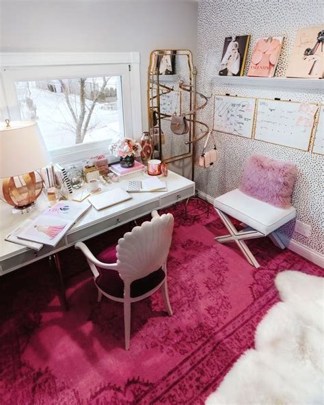 25 Beautiful Pink Home Office Decor Ideas - DigsDigs